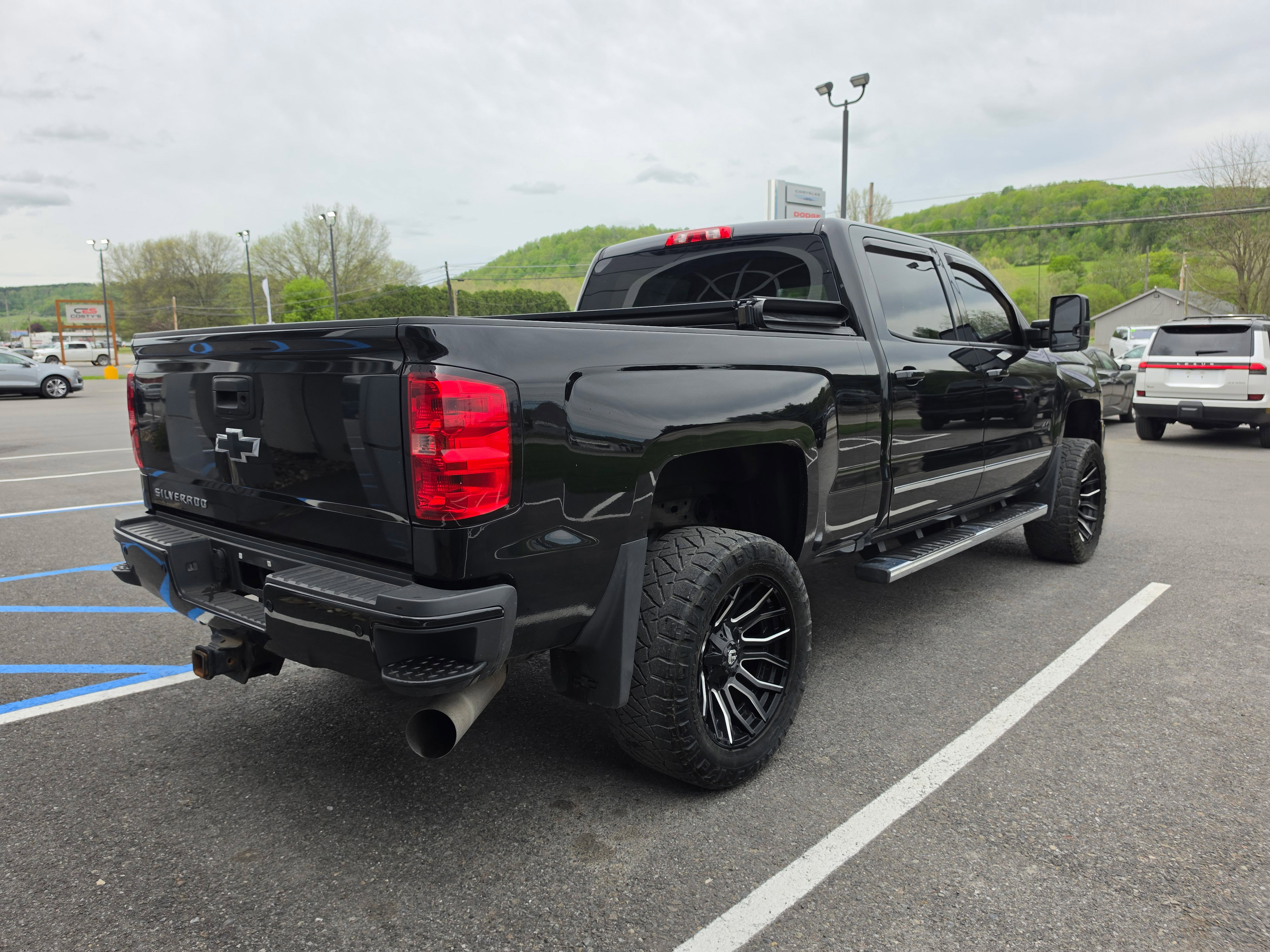 Used 2015 Chevrolet Silverado 2500 High Country w/ Duramax Plus Package AWD/4WD video 3