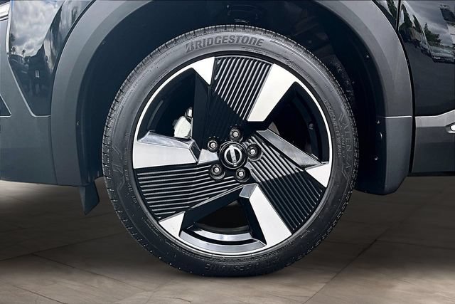Certified 2025 Nissan Kicks SR AWD/4WD image 31