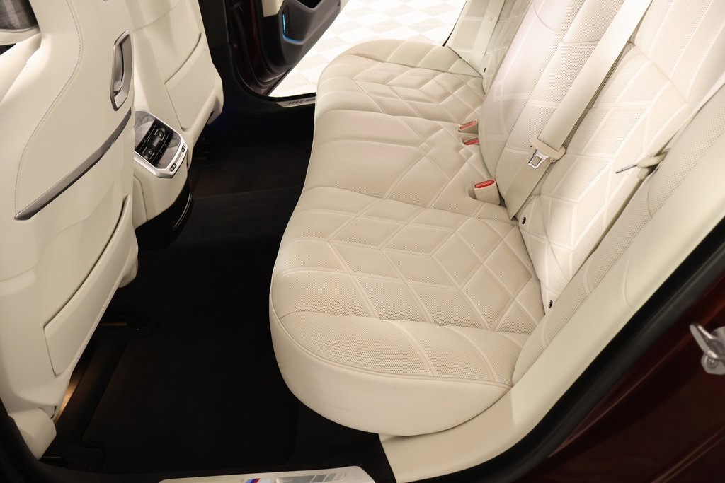 Used 2024 BMW 760i xDrive image 14