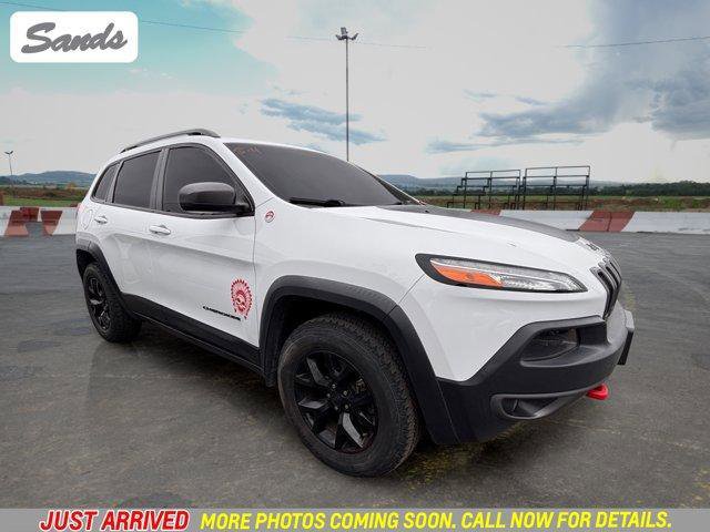 Used 2016 Jeep Cherokee Trailhawk w/ Leather Interior Group AWD/4WD image 1