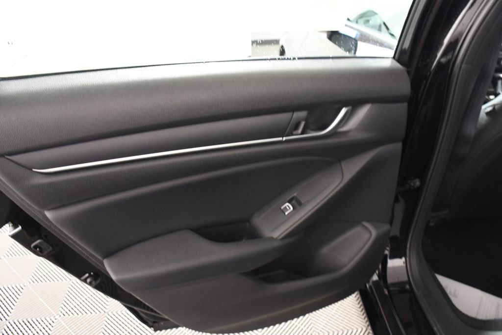 Used 2018 Honda Accord Sport image 24