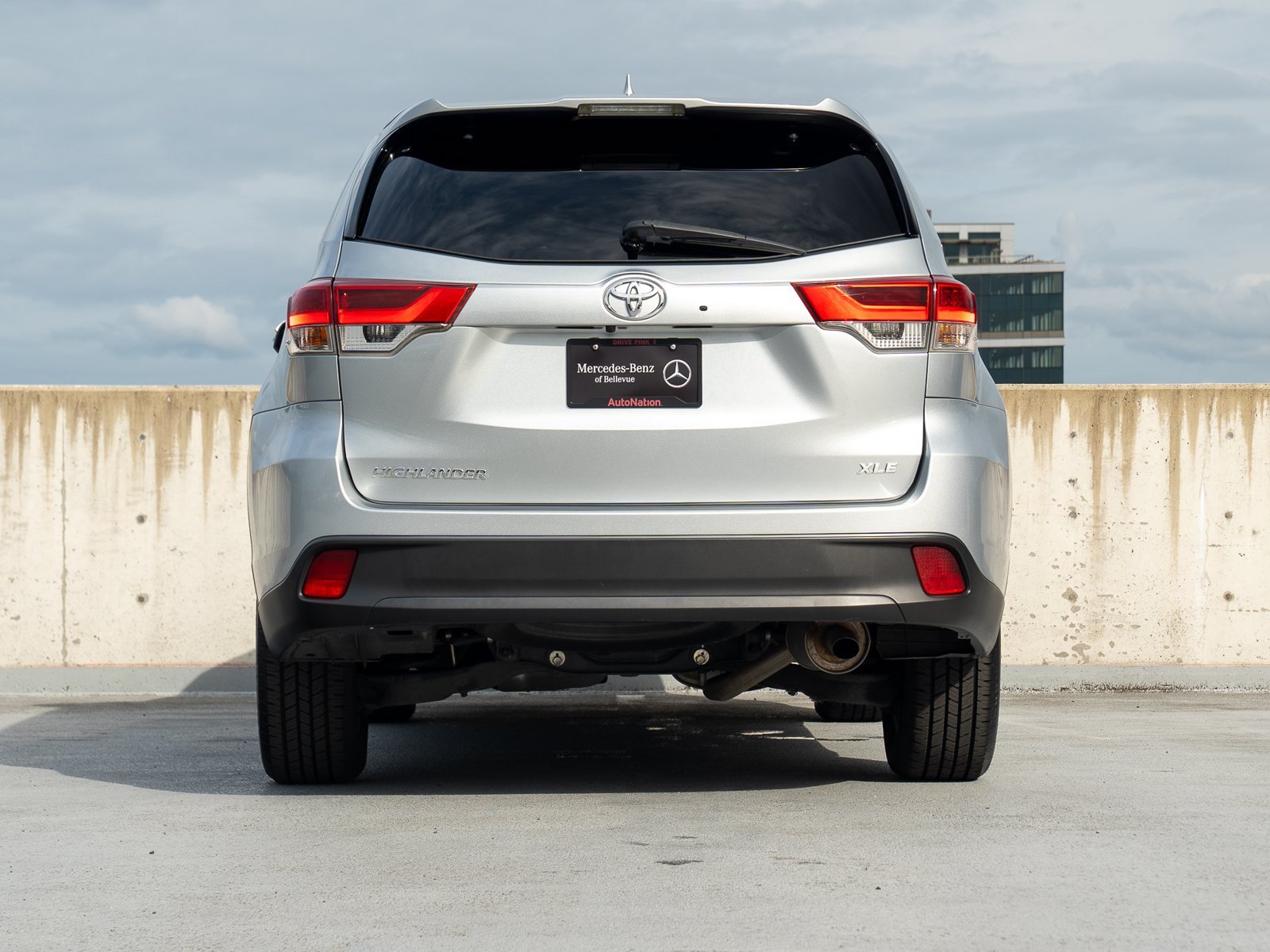 Used 2019 Toyota Highlander XLE FWD image 6