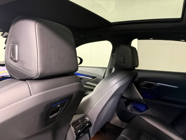 Used 2025 BMW 540i xDrive AWD/4WD image 25