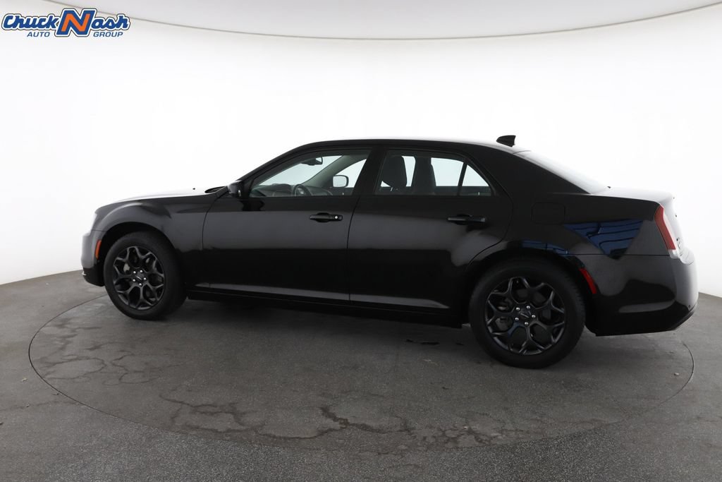 Used 2022 Chrysler 300 Touring w/ Sport Appearance Package AWD/4WD image 8