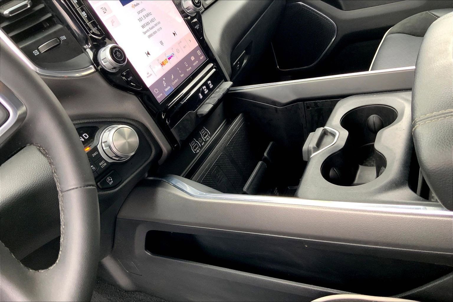 Used 2025 RAM 1500 Laramie AWD/4WD image 15