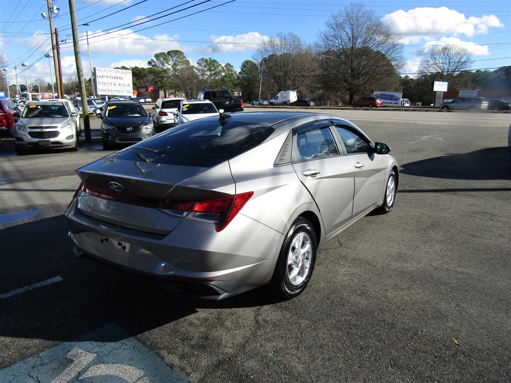 Used 2021 Hyundai Elantra SE image 7