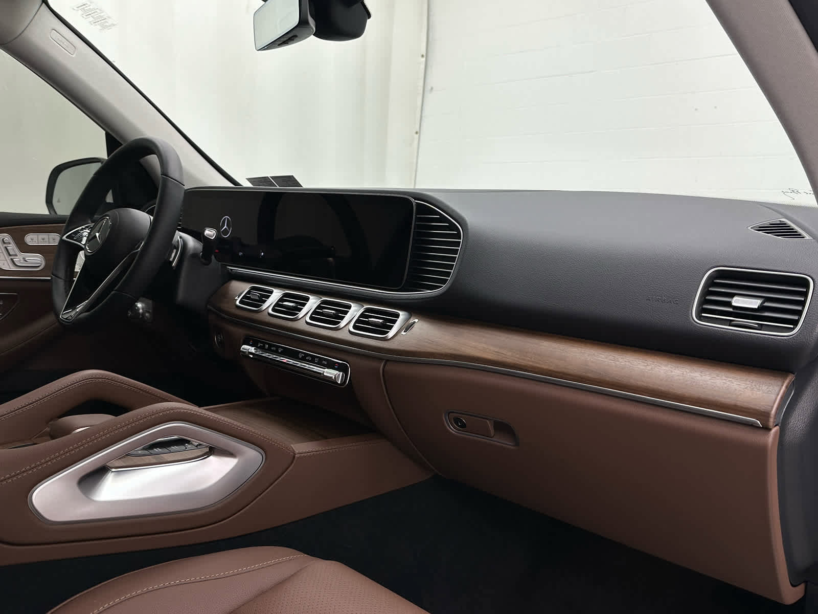 Used 2025 Mercedes-Benz GLE 350 4MATIC image 16