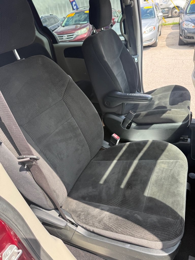 Used 2018 Dodge Grand Caravan SE w/ UConnect Hands-Free Group FWD image 20