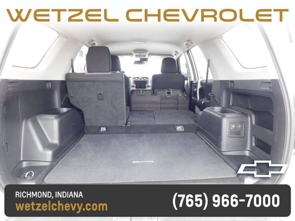 Used 2020 Toyota 4Runner SR5 AWD/4WD image 16