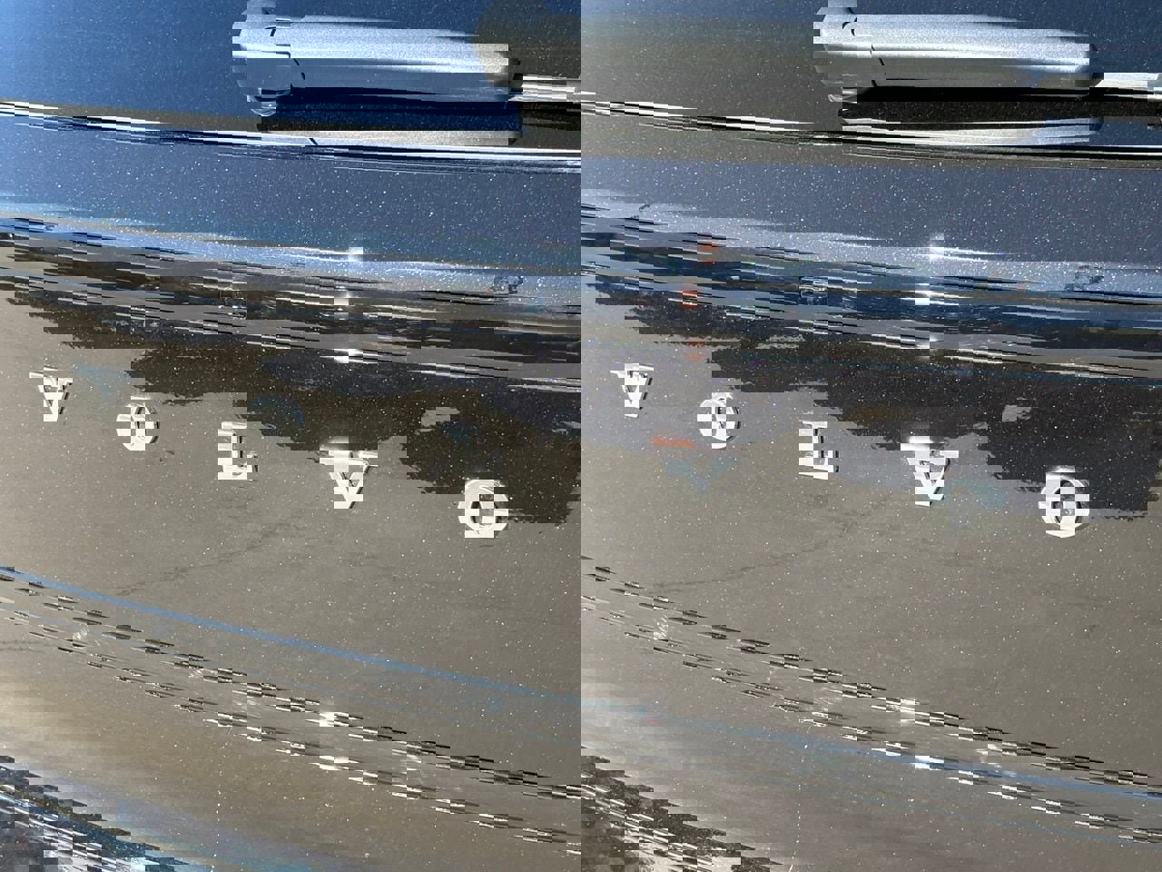 New 2026 Volvo EX30 Plus w/ Protection Package Premier image 7