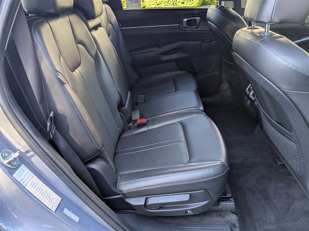 Used 2024 Kia Sorento S image 31