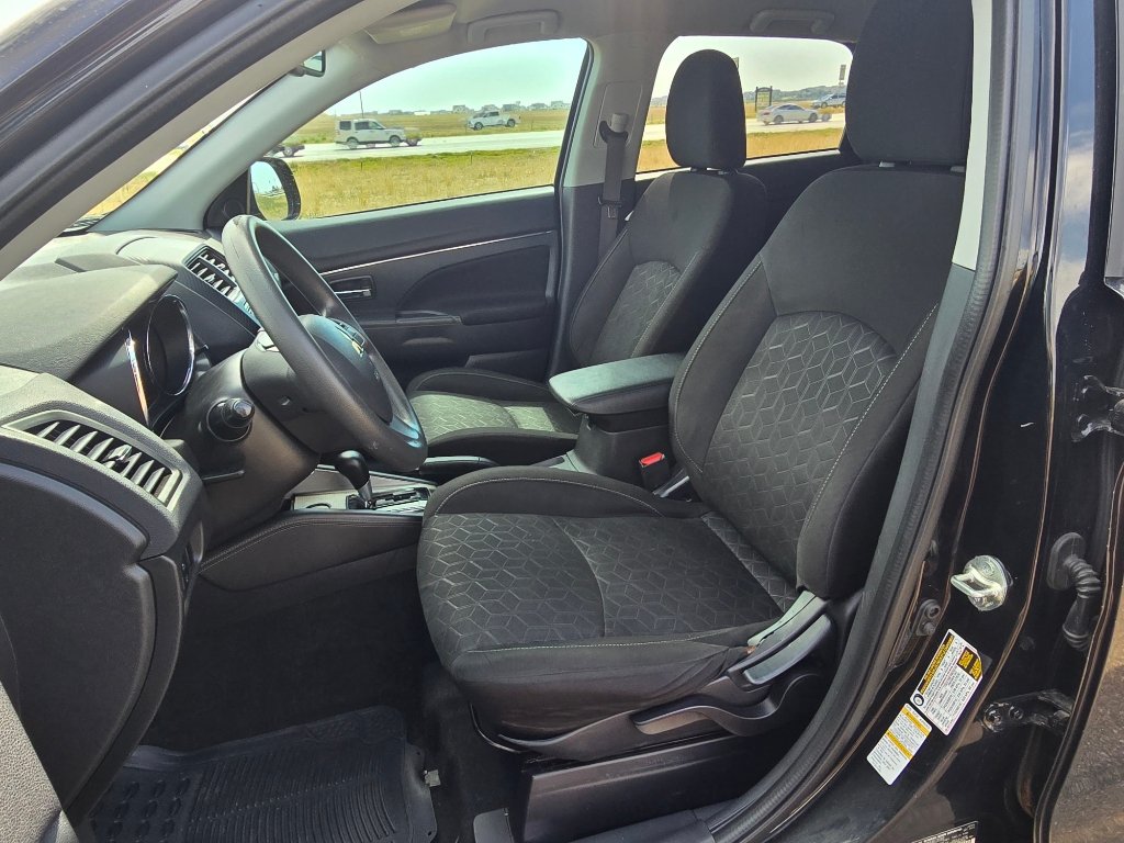 Used 2021 Mitsubishi Outlander Sport LE FWD image 12