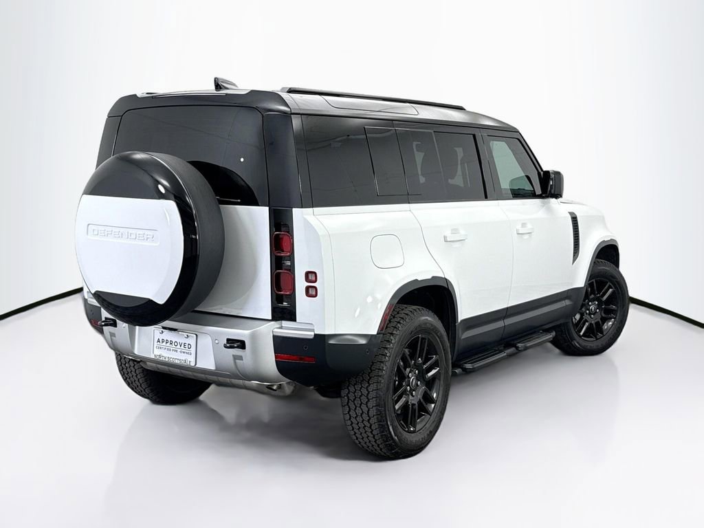 Used 2025 Land Rover Defender 110 S image 5