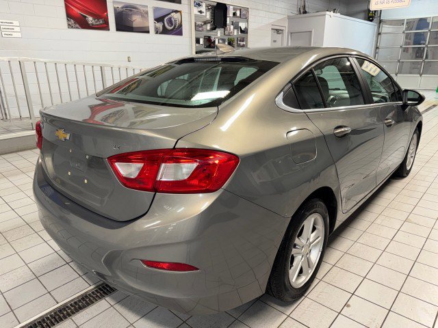 Used 2017 Chevrolet Cruze LT w/ Convenience Package image 3