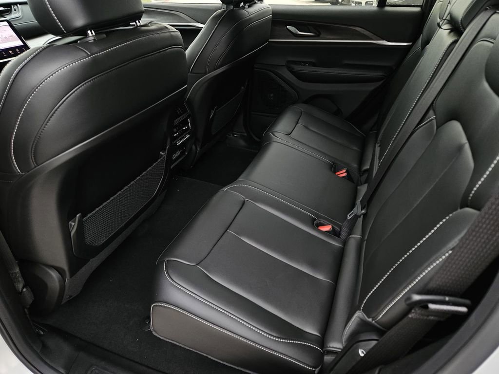 New 2025 Jeep Grand Cherokee Limited w/ Black Appearance Package RWD image 12