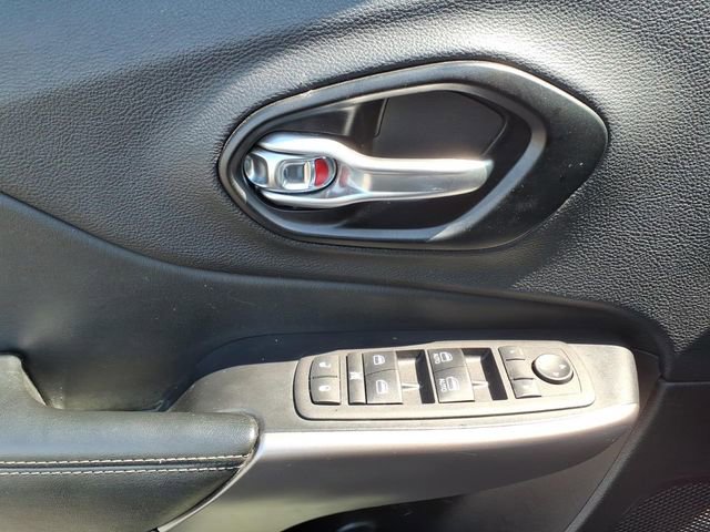 Certified 2022 Jeep Cherokee Latitude Lux w/ Sun & Sound Group AWD/4WD image 11