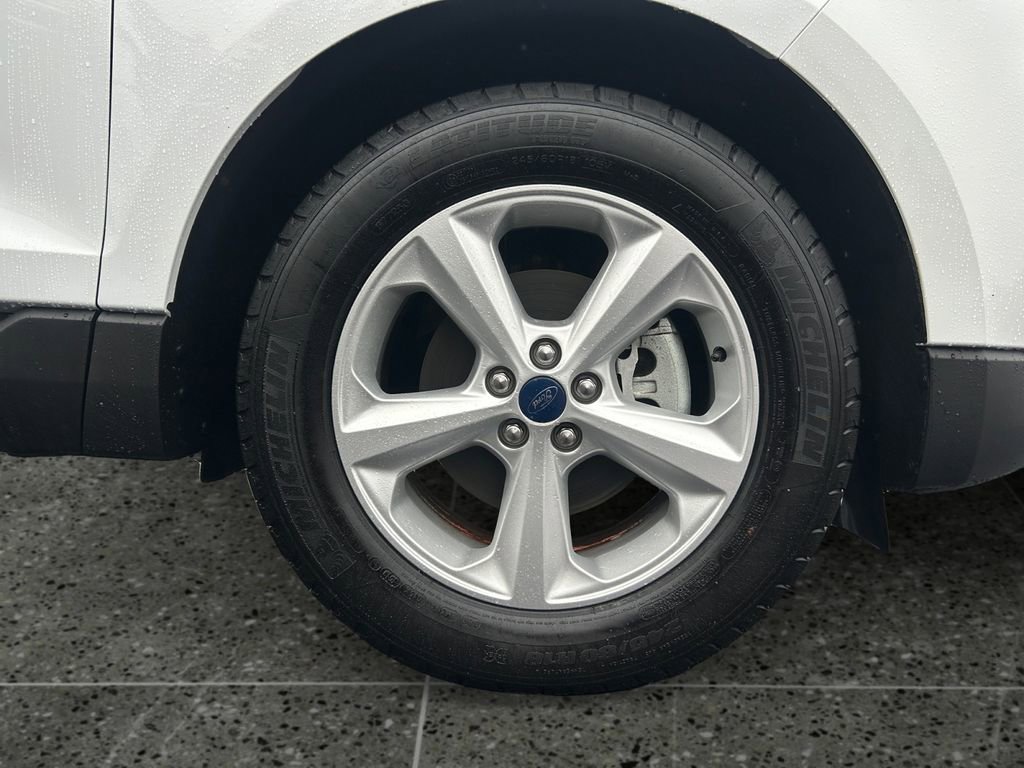 Used 2019 Ford Edge SE w/ SE Fleet Driver's Package image 9