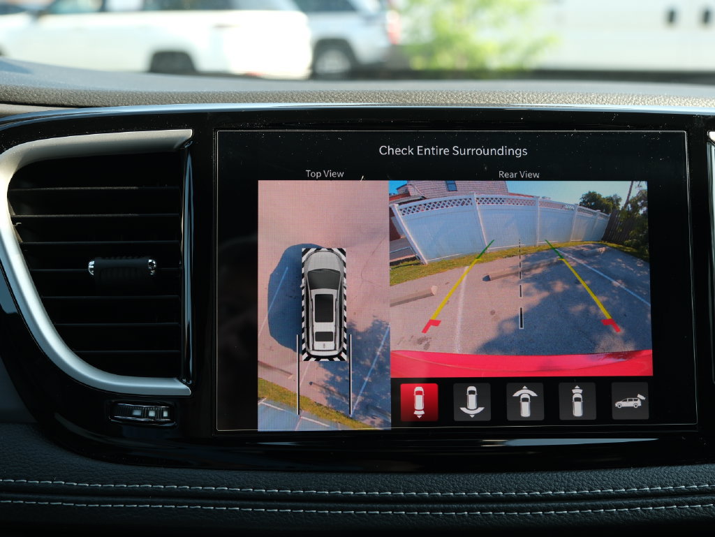New 2027 Chrysler Pacifica Select w/ Family Tech Group FWD image 21
