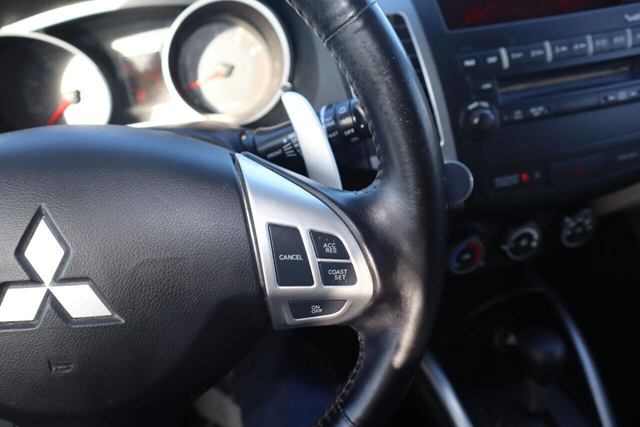 Used 2008 Mitsubishi Outlander SE image 54
