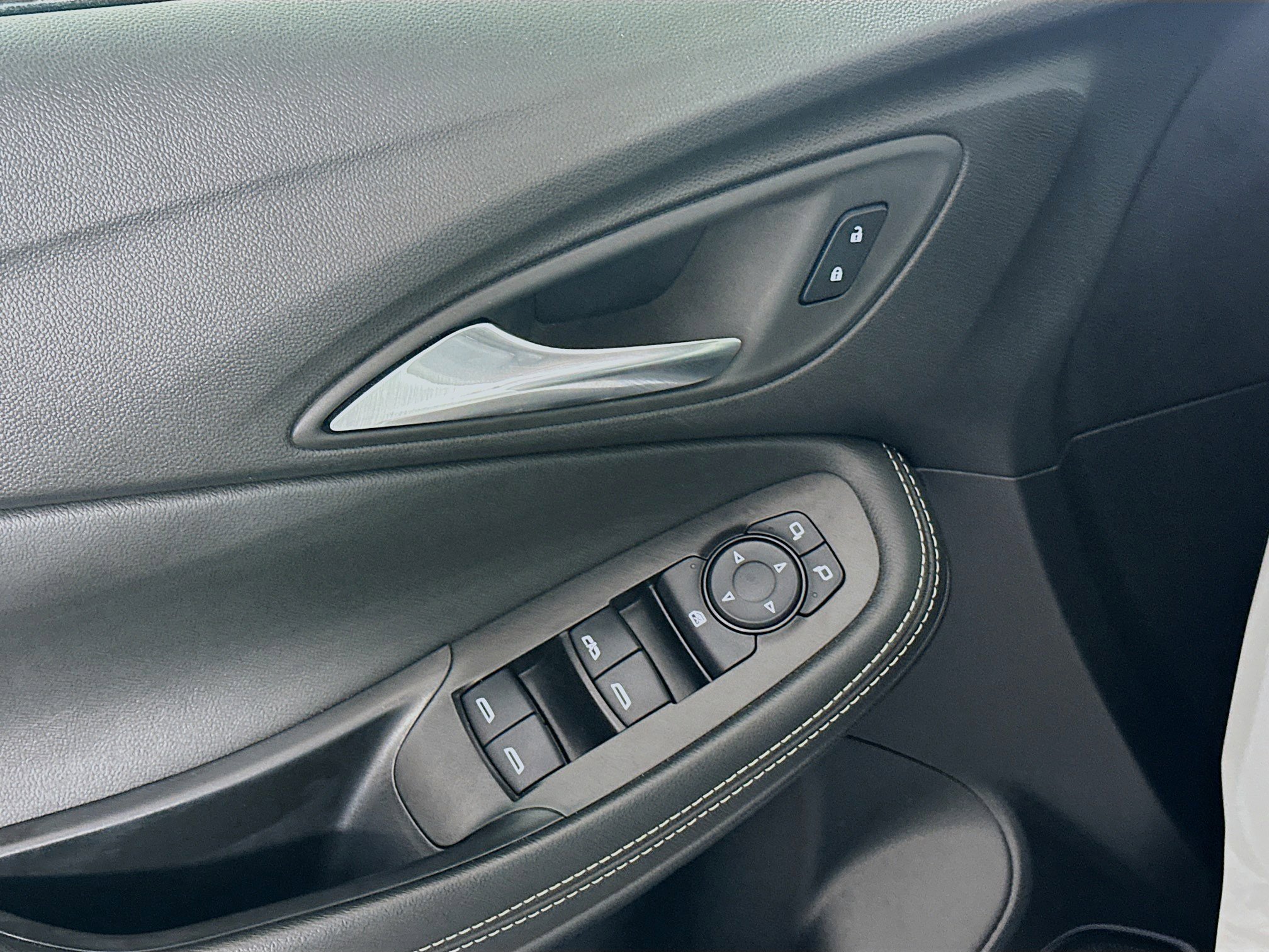 Used 2025 Buick Encore GX Preferred image 15