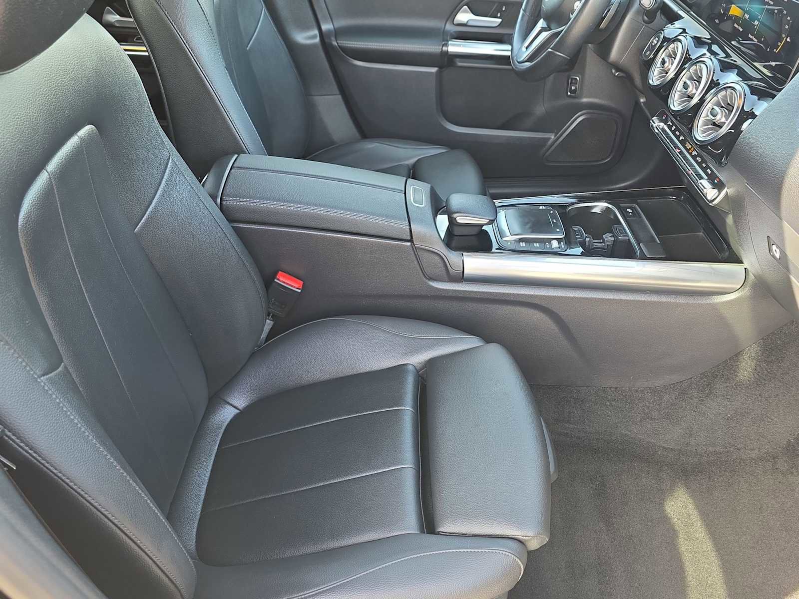 Used 2021 Mercedes-Benz GLA 250 GLA 250 w/ Premium Package image 17