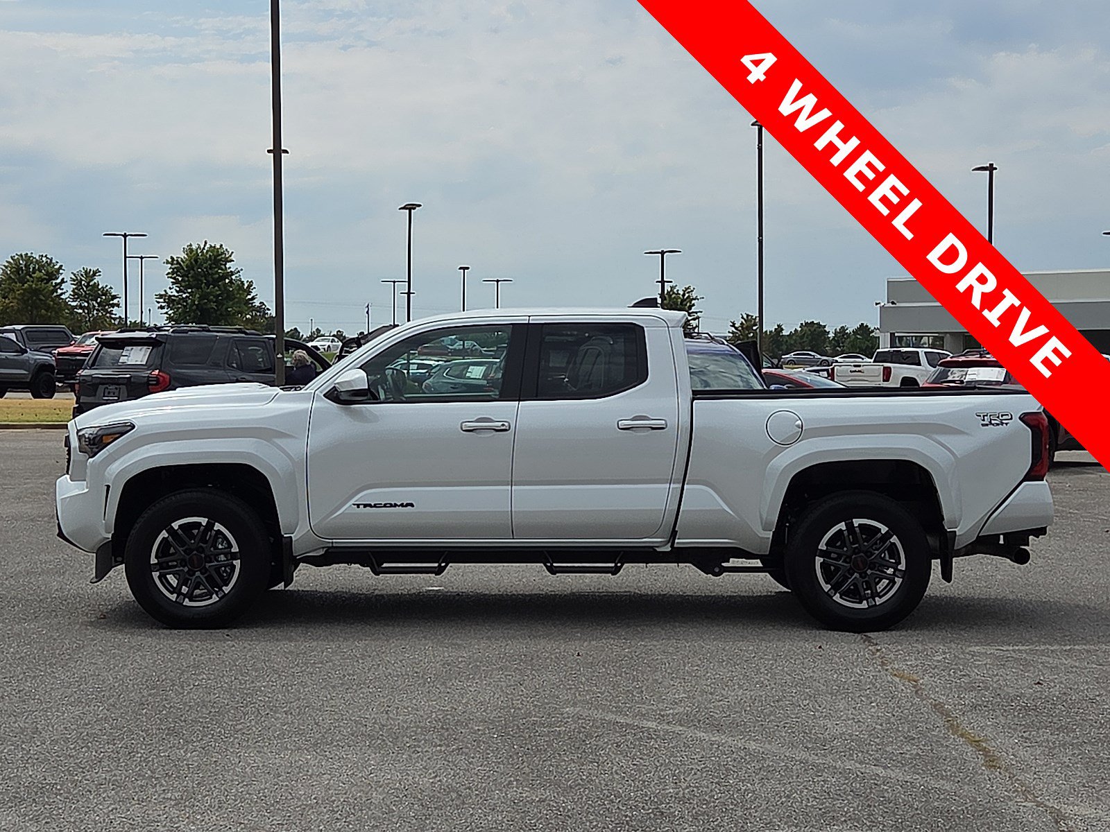 Used 2025 Toyota Tacoma TRD Sport AWD/4WD image 3