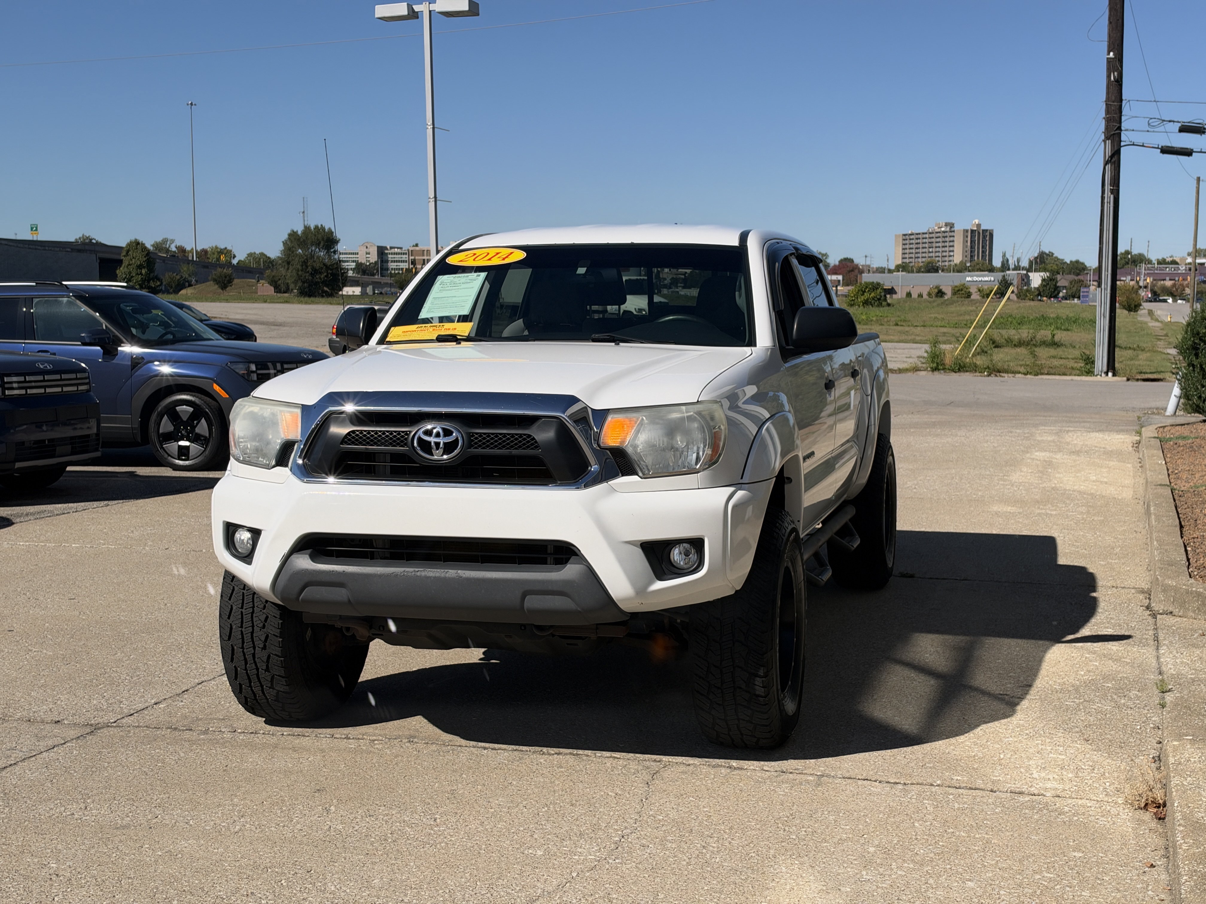 Used 2014 Toyota Tacoma 4x4 Double Cab w/ TRD Off-Road Package image 15