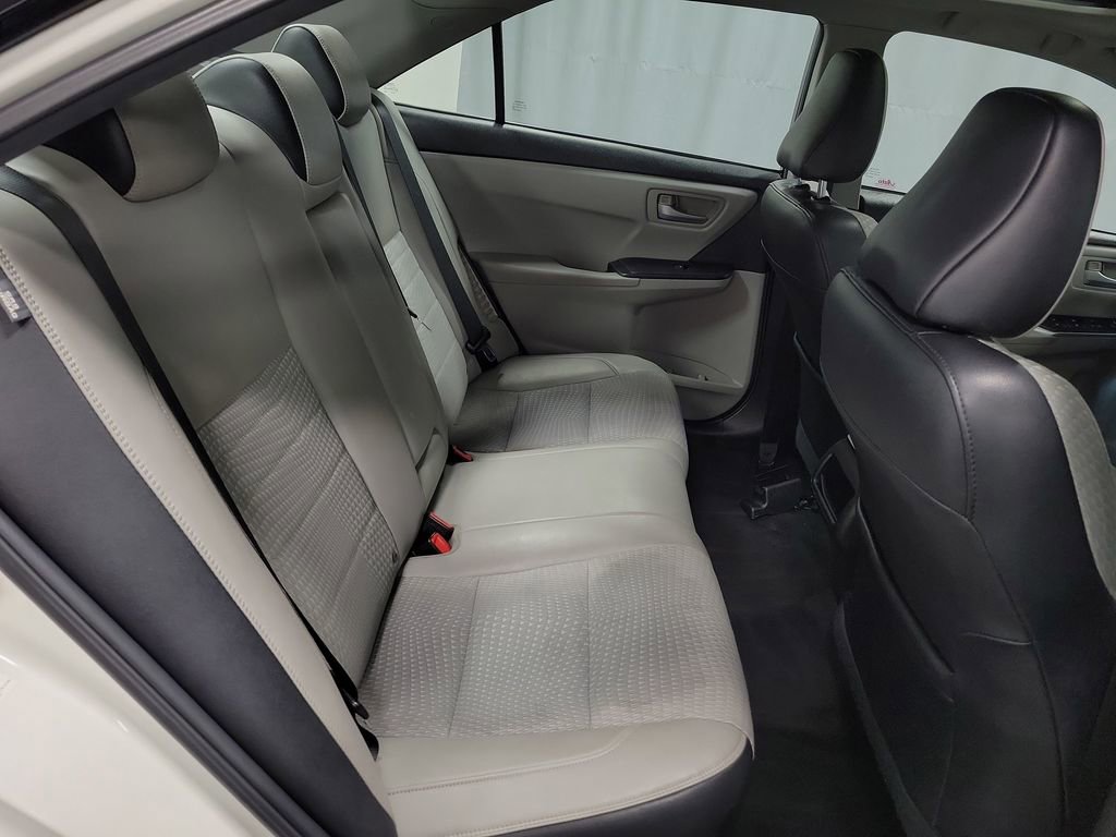 Used 2015 Toyota Camry SE image 25