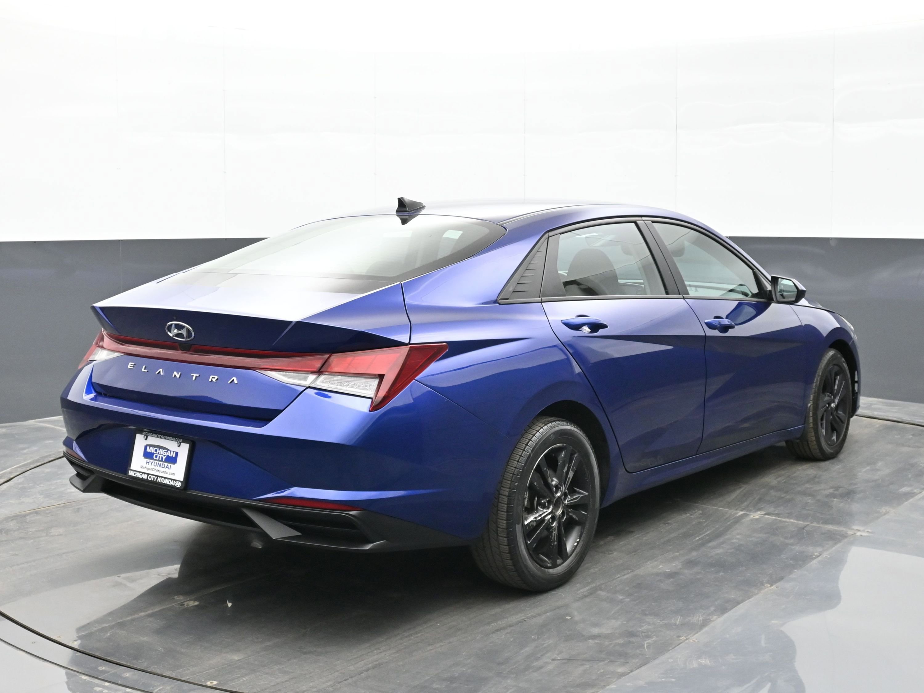 Certified 2022 Hyundai Elantra SEL w/ Convenience Package image 8