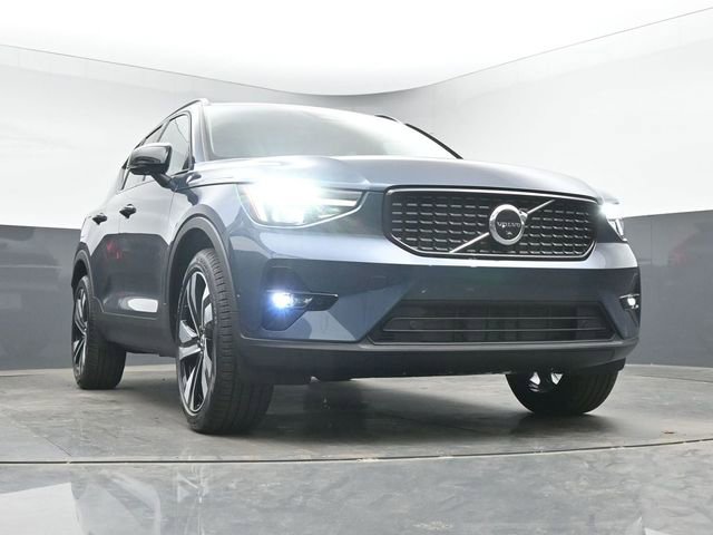 New 2026 Volvo XC40 B5 Plus w/ Climate Package AWD/4WD image 39