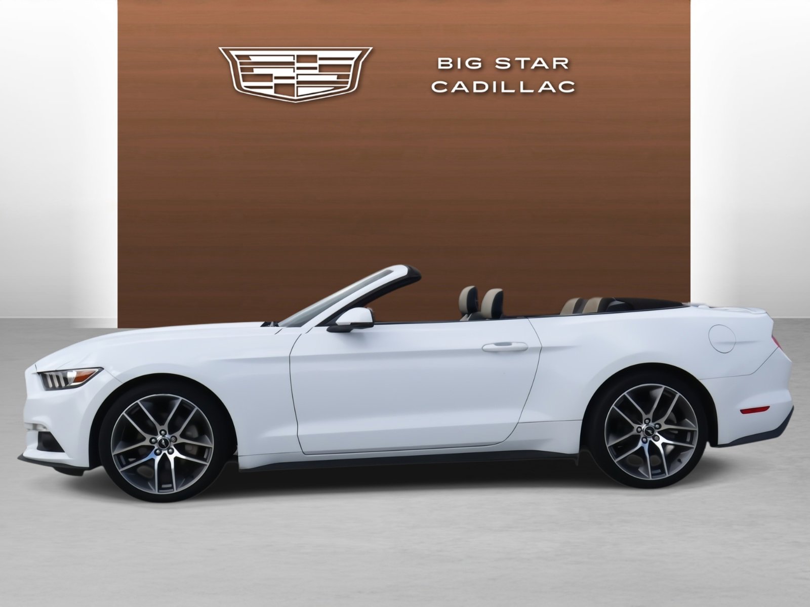 Used 2015 Ford Mustang Premium image 2