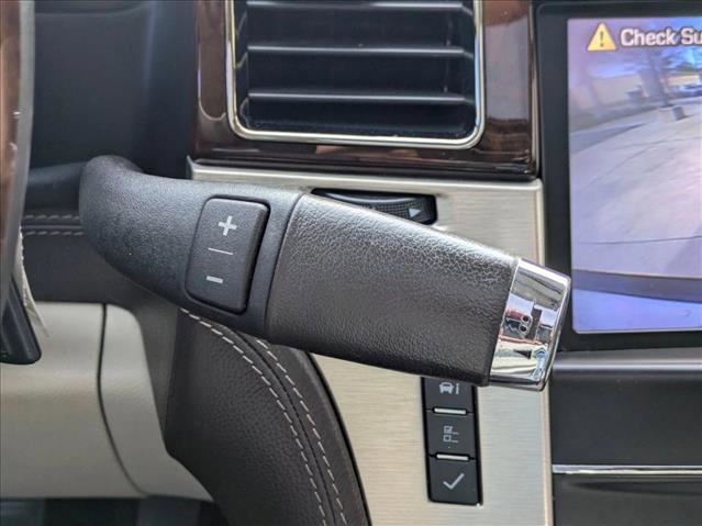Used 2014 Cadillac Escalade Platinum AWD/4WD image 17