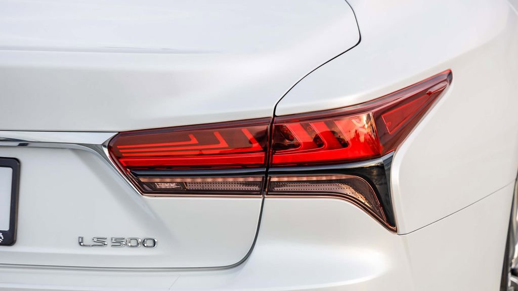 Used 2021 Lexus LS 500 w/ Interior Upgrade Package image 10