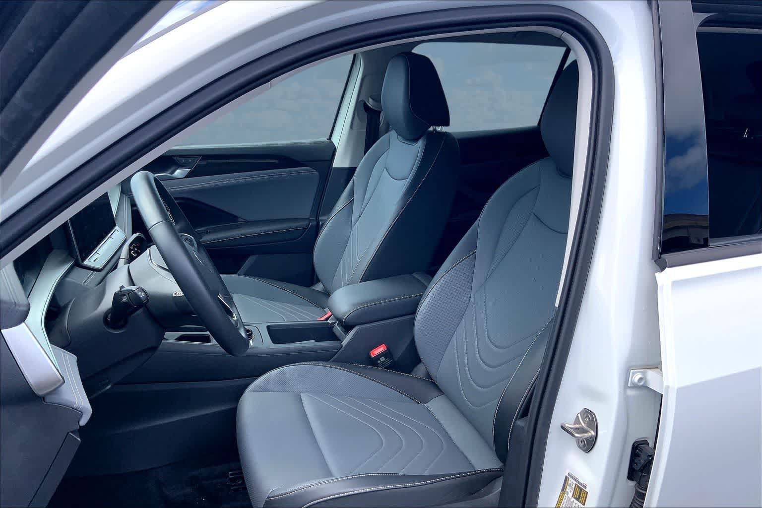 Certified 2026 Volkswagen Tiguan SE FWD image 11