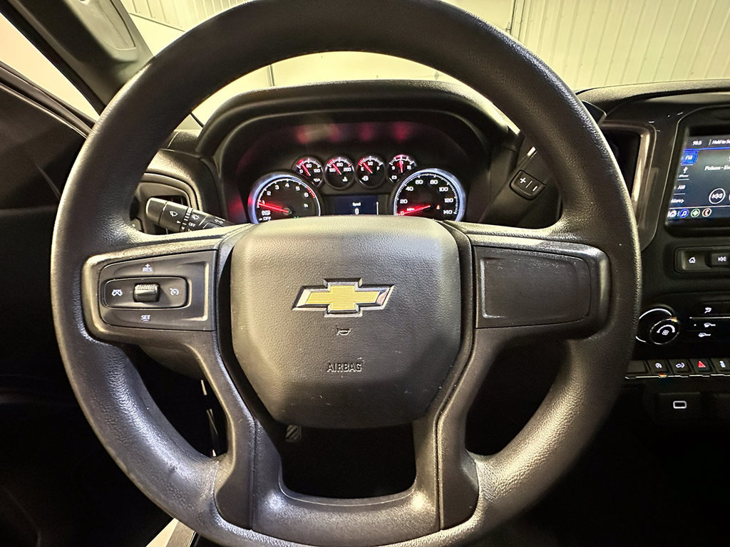 Used 2020 Chevrolet Silverado 1500 Custom w/ Custom Value Package AWD/4WD image 28