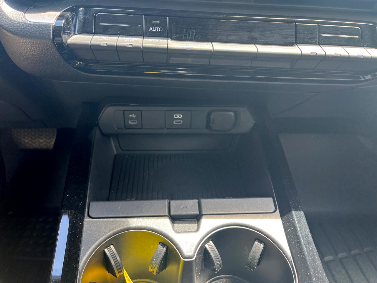 Used 2024 Toyota Prius LE image 28