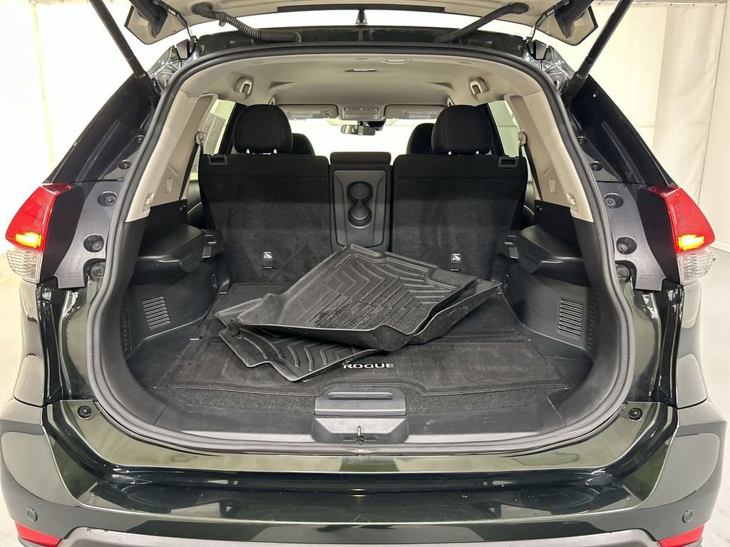 Used 2020 Nissan Rogue SV image 21