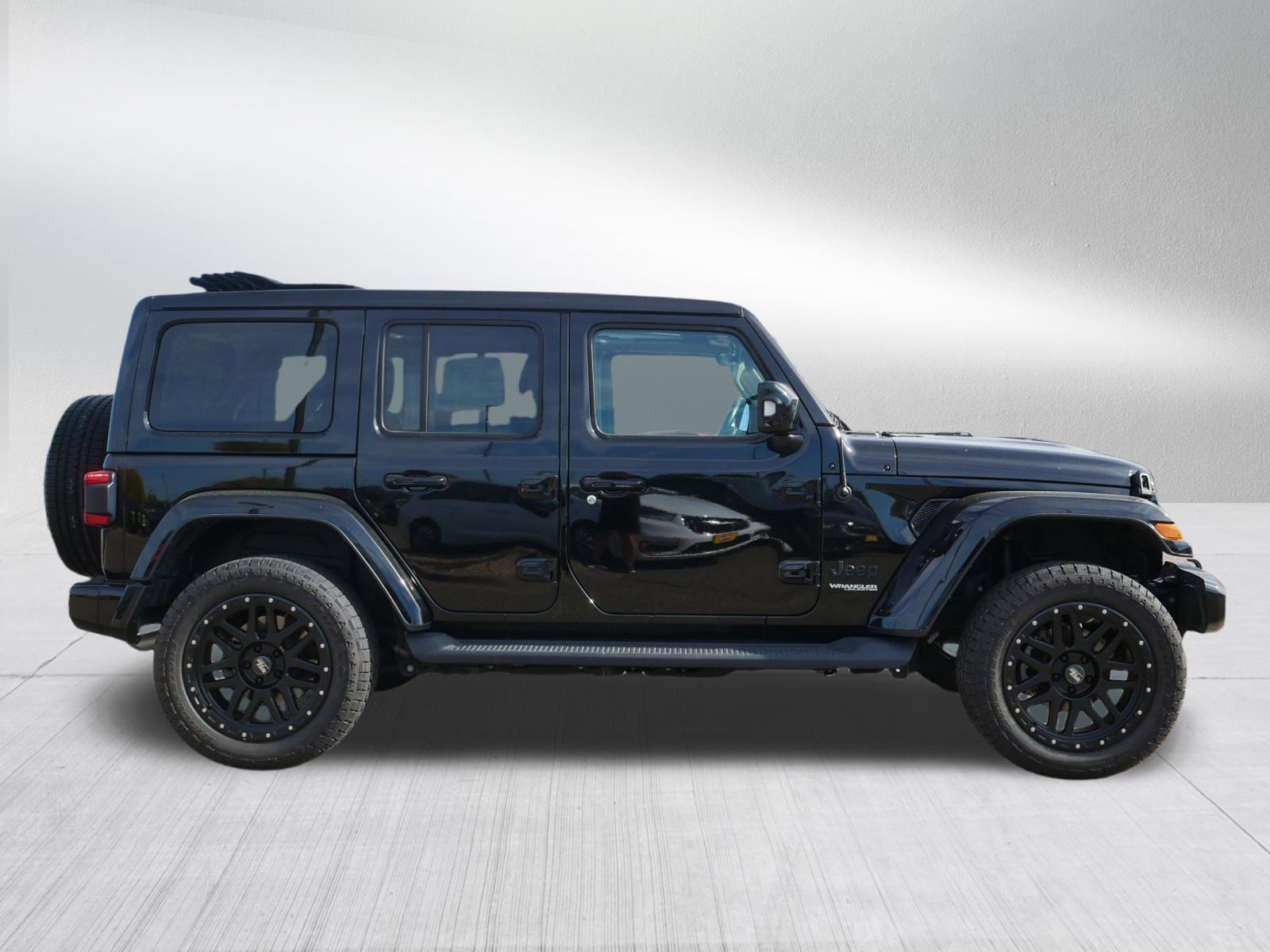 Used 2022 Jeep Wrangler Unlimited Sahara AWD/4WD image 8