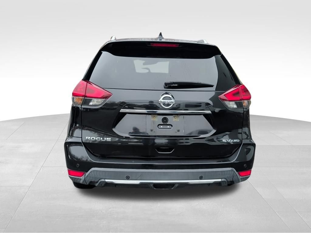 Used 2019 Nissan Rogue SV image 4