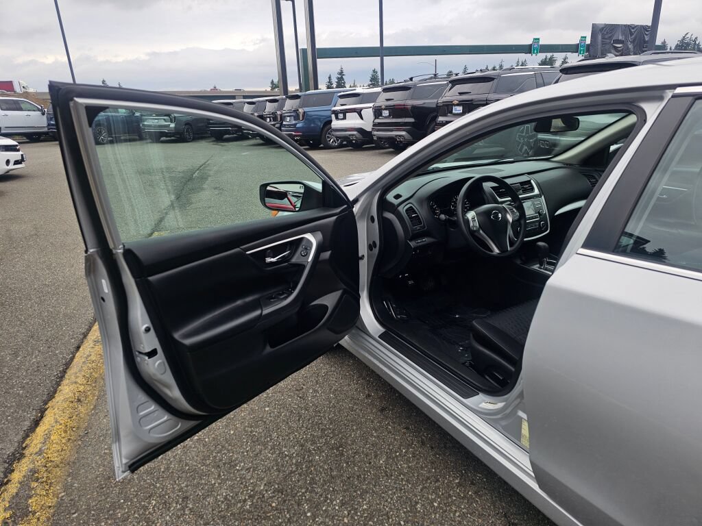 Used 2017 Nissan Altima 2.5 S w/ Power Driver Seat Package FWD image 18