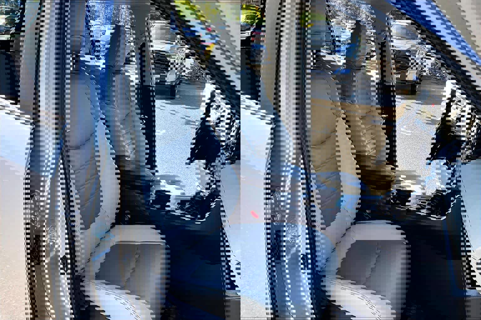 Used 2021 Toyota RAV4 XLE Premium FWD image 8