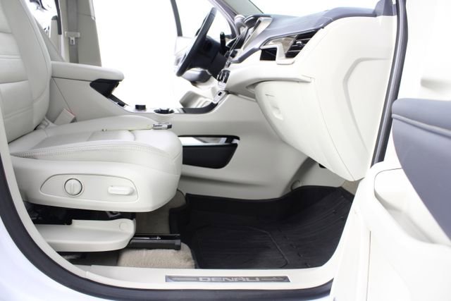 Used 2023 GMC Terrain Denali w/ Denali Premium Package image 24