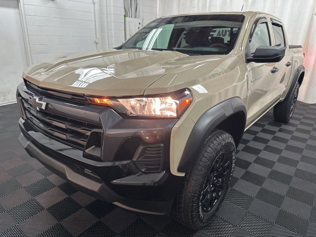 Used 2023 Chevrolet Colorado Trail Boss w/ Advanced Trailering Package AWD/4WD image 5