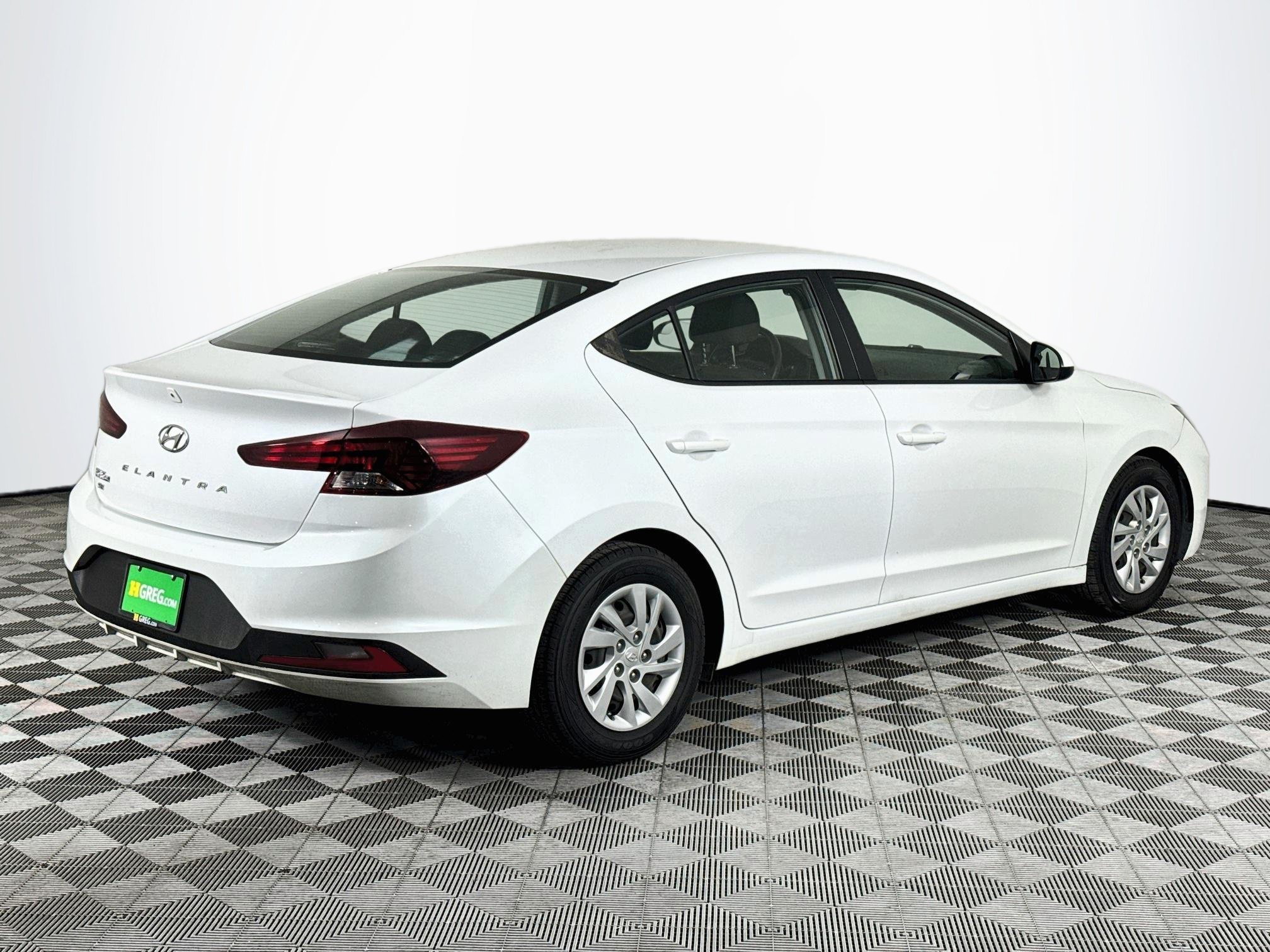 Used 2020 Hyundai Elantra SE w/ Cargo Package (C1) FWD image 8