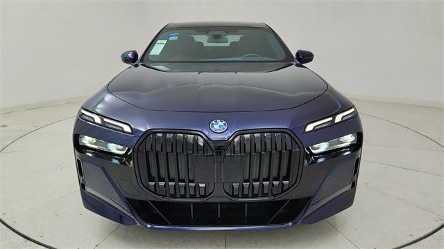 Used 2023 BMW i7 xDrive60 image 13