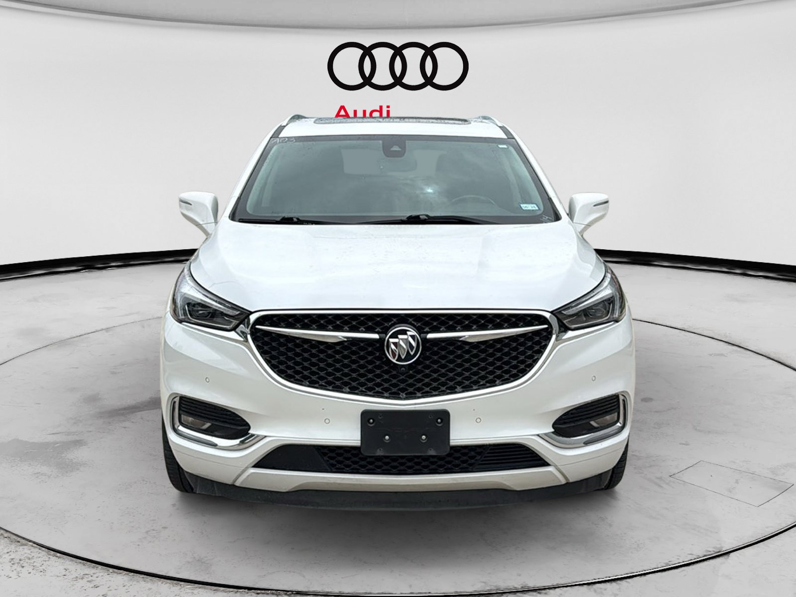 Used 2020 Buick Enclave Avenir w/ Avenir Technology Package FWD image 2