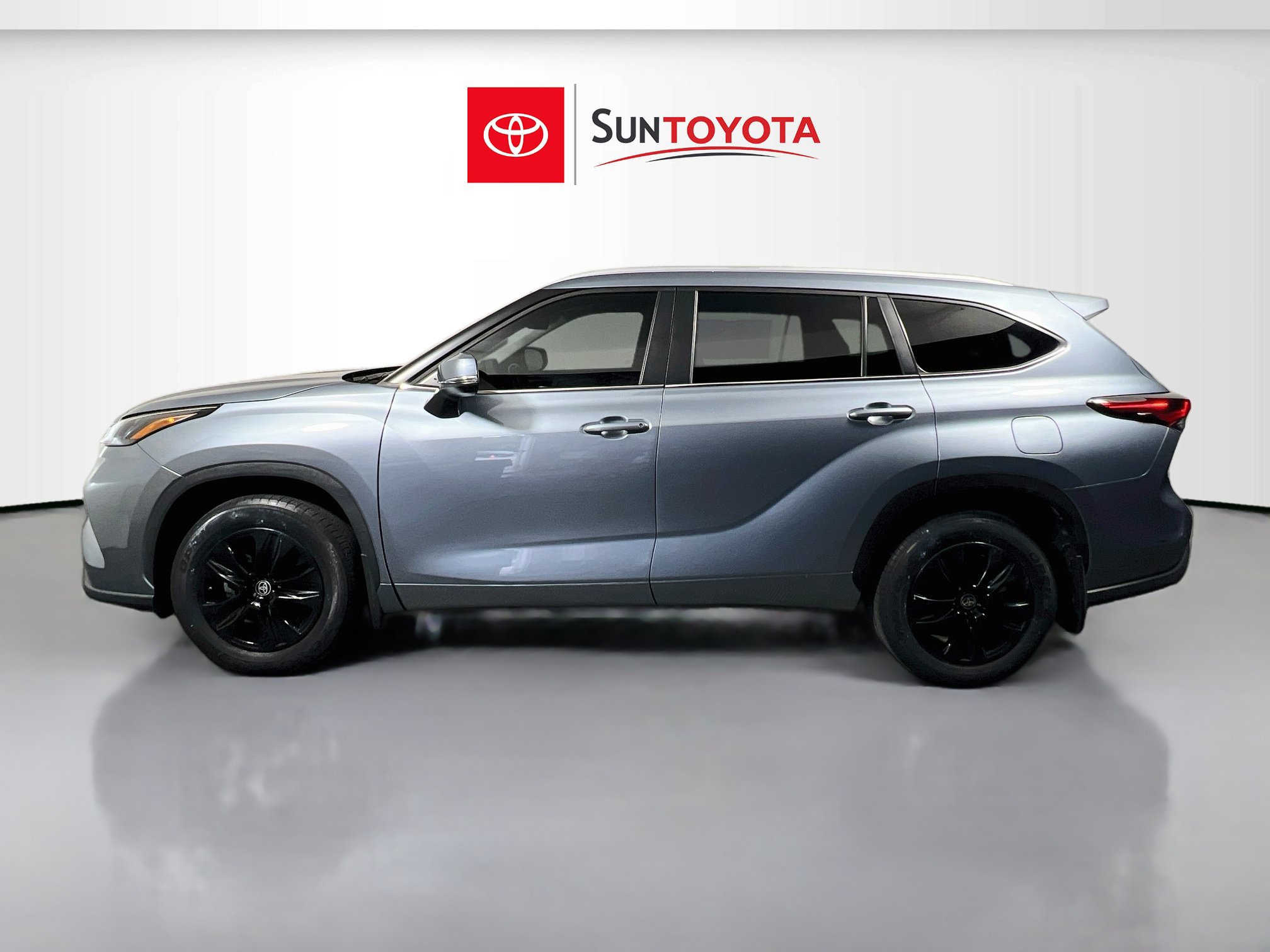 Used 2023 Toyota Highlander XLE FWD image 7