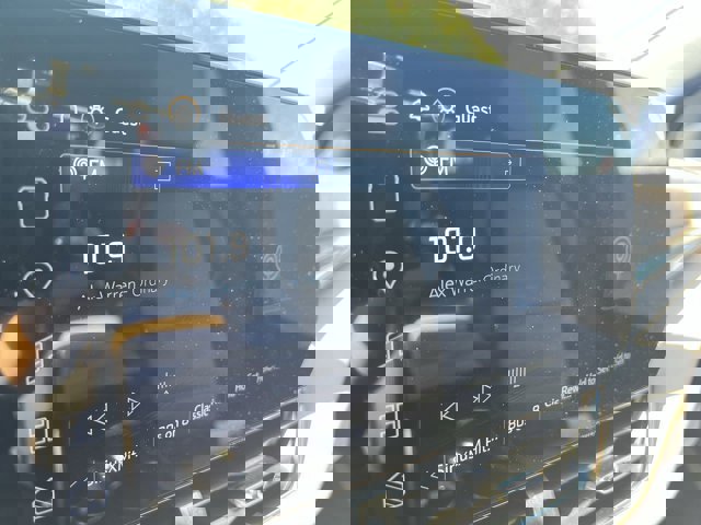 New 2026 Chevrolet Equinox ACTIV w/ Convenience Package III image 13