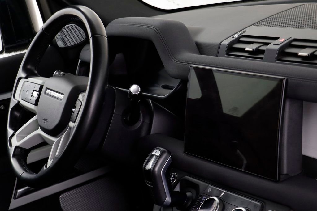 Used 2023 Land Rover Defender 130 SE image 23