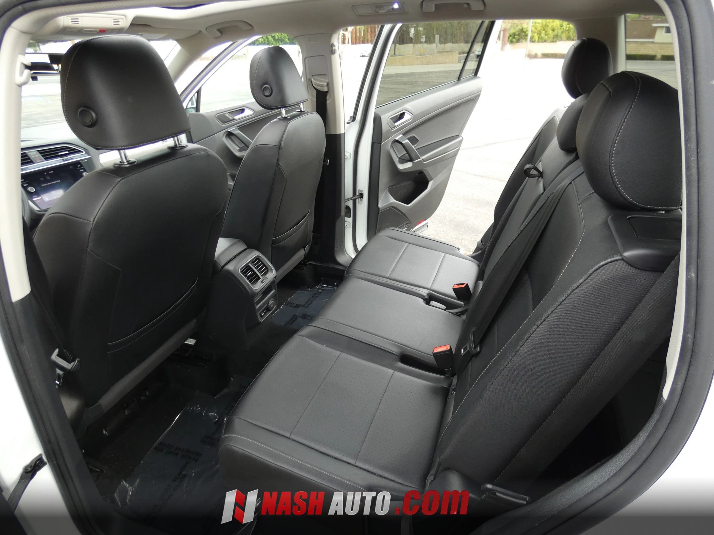 Used 2020 Volkswagen Tiguan SE w/ Panoramic Sunroof Package FWD image 44